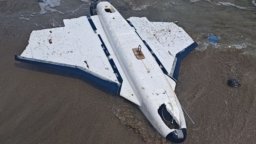 Морето изхвърли дрон без взривно вещество на плаж край Ахтопол