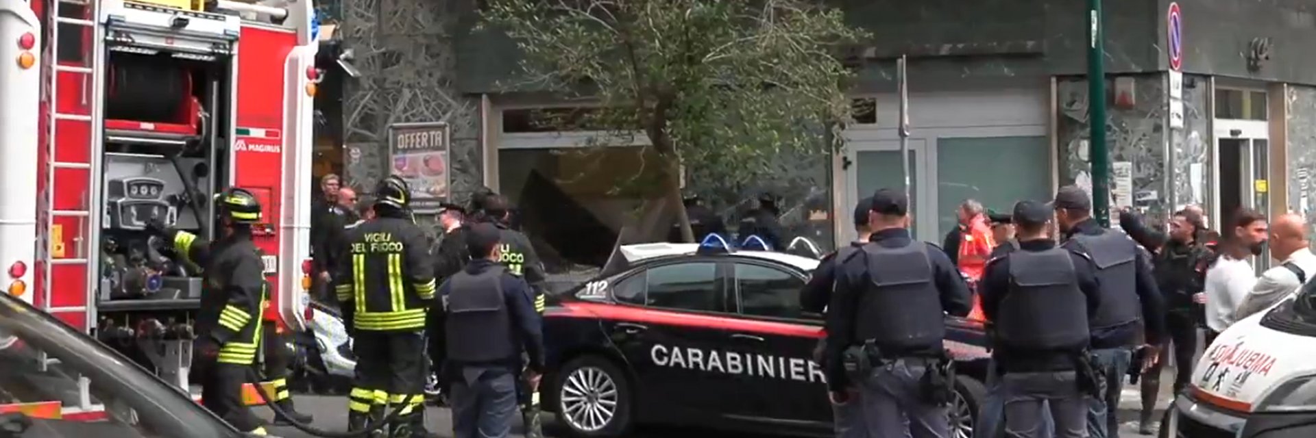 Банкови обирджии взеха 25 заложници в Неапол и избягаха, след като ги пуснаха