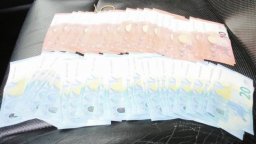 Откриха пари и списъци с имена в колата на кандидат-депутат