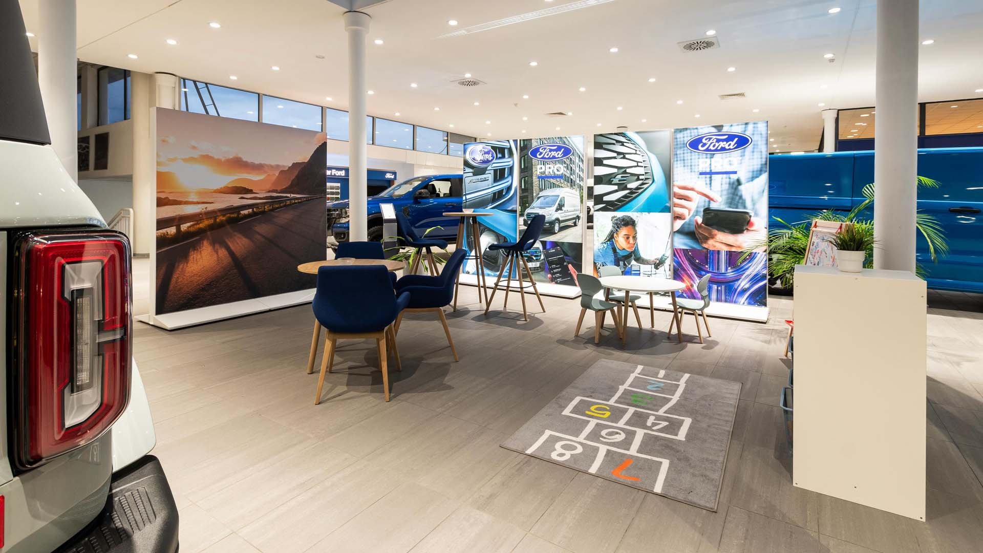 Изцяло обновения шоурум на Ford посреща клиентите си в София на бул. „Сливница“ №444