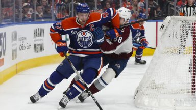 МакДейвид пак е реализатор №1 на НХЛ, пред него остана само Грецки