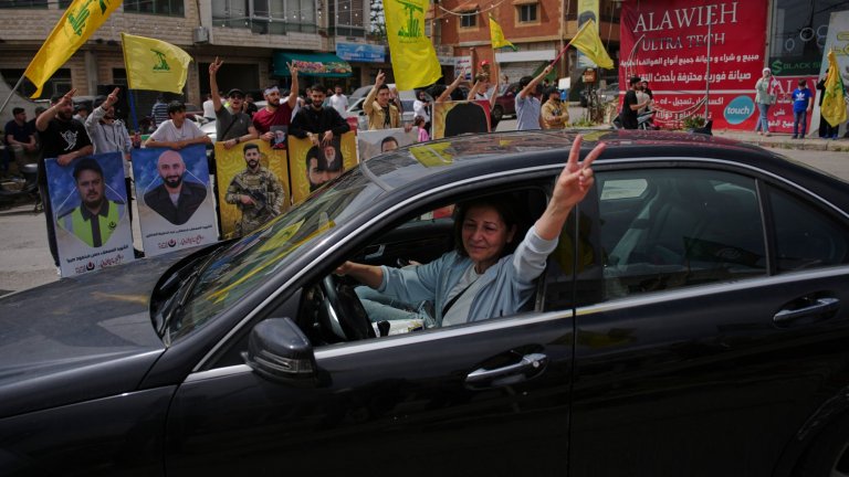 Хиляди ливанци се завръщат по домовете си след старта на 10-дневното примирие