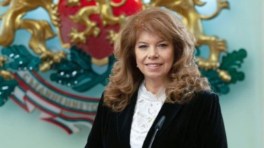 Илияна Йотова в обръщение към нацията: Изборите ще предопределят пътя на България