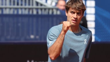 Италианец лиши Зверев от първи финал за сезона и се разплака от радост