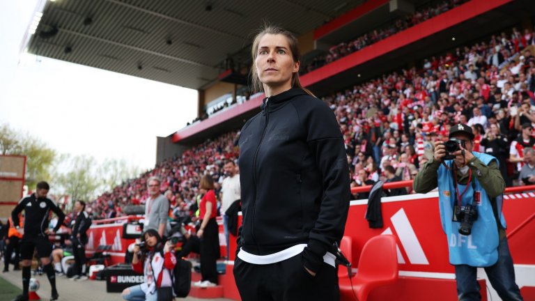 Дебютът на първата жена-треньор в Бундеслигата не мина по план