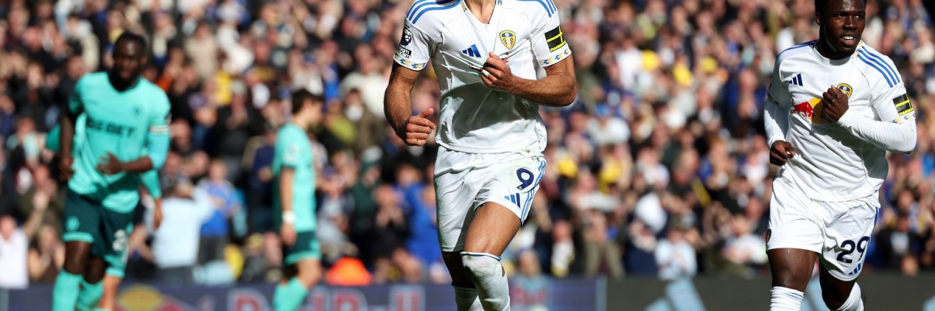 Лийдс и Груев направиха още една голяма крачка към спасението