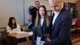 Костадинов: Гласувах за свободна и независима България