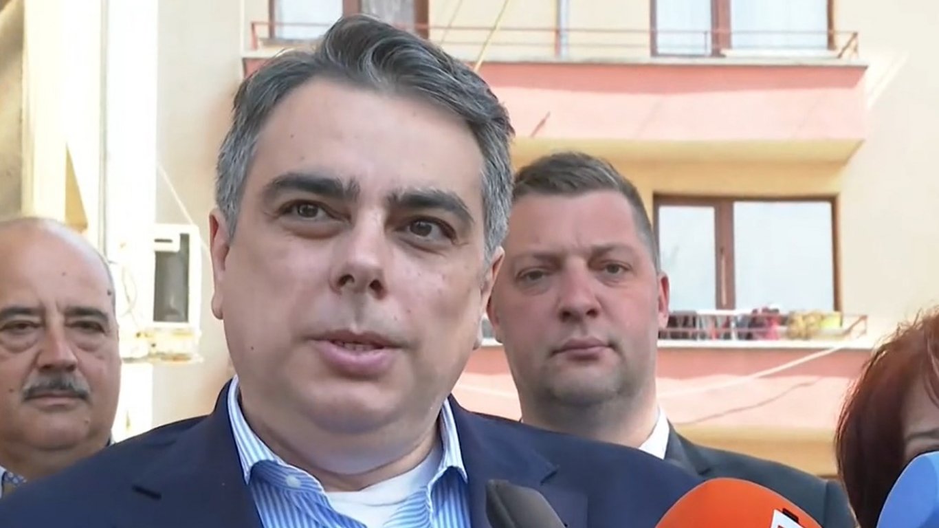 Асен Василев призова за европейска ориентация и висока избирателна активност