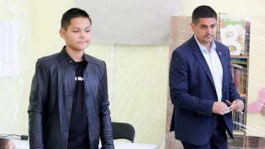 Радостин Василев: Моделът, от който опитваме да се откъснем, започва да отстъпва