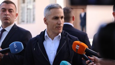 Гюров: Гласувах за страна, в която в парламента не се влиза с пачки в пояса, а с идеи и политики