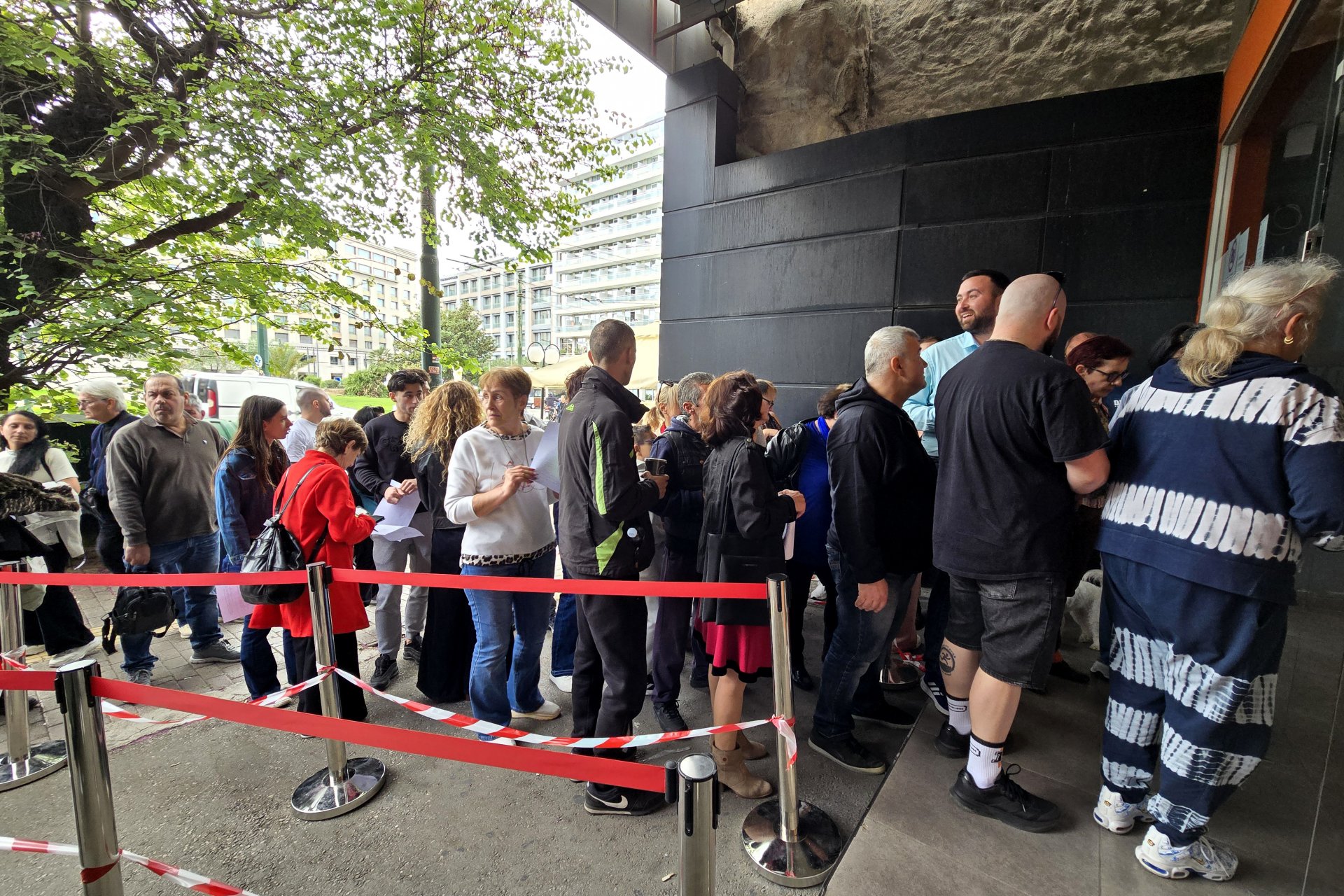 Гласуване на българите в Атина 