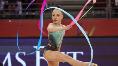 Стилияна Николова остана извън медалите на бухалки и лента