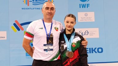 Бояна Костадинова отвори българската сметка с медали от Европейското по щанги