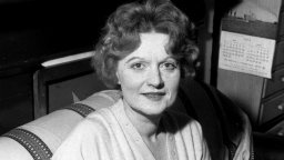 Лишава сина си от наследство, завещава го на приятелка