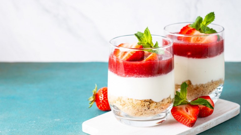 Да се подсладим: Лесни десерти с ягоди 