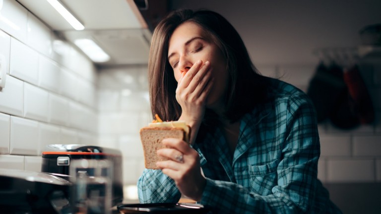 Ето какво се случва с организма ни, ако се храним късно преди лягане