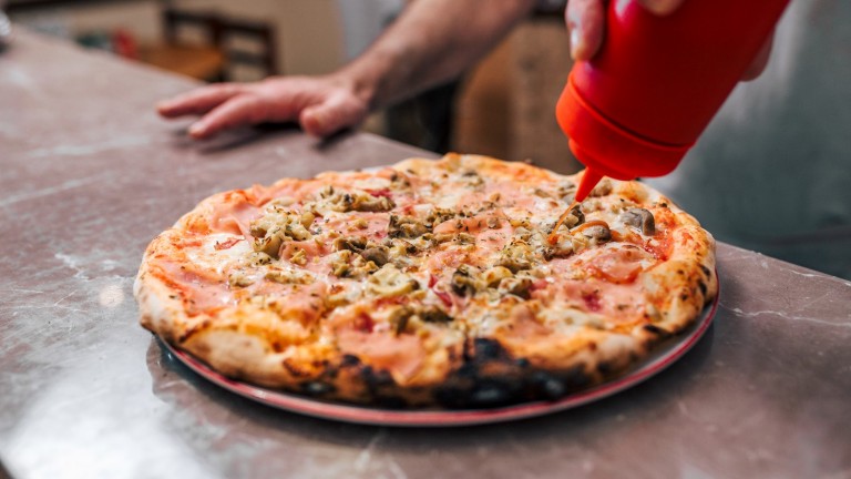 Кетчуп върху италианска пица? Може би не е най-добрата идея