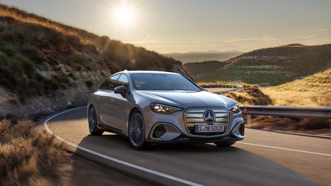 Mercedes-Benz Представи Електрически Седан в C-клас Сегмента