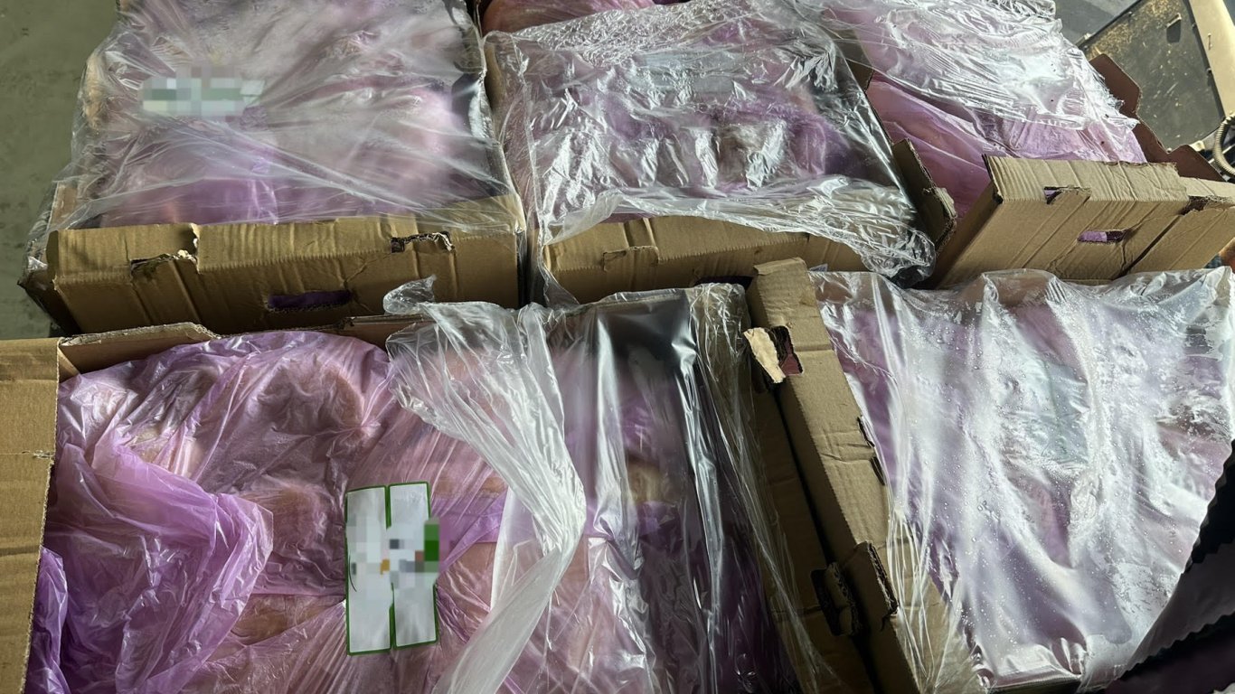 Задържани 1,5 тона пилешко месо без документи на ГКПП Капитан Андреево