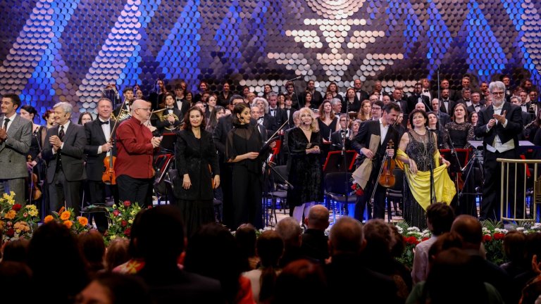 Президент, премиер и министри на концерта "150 години Априлско въстание. Мечтата България"