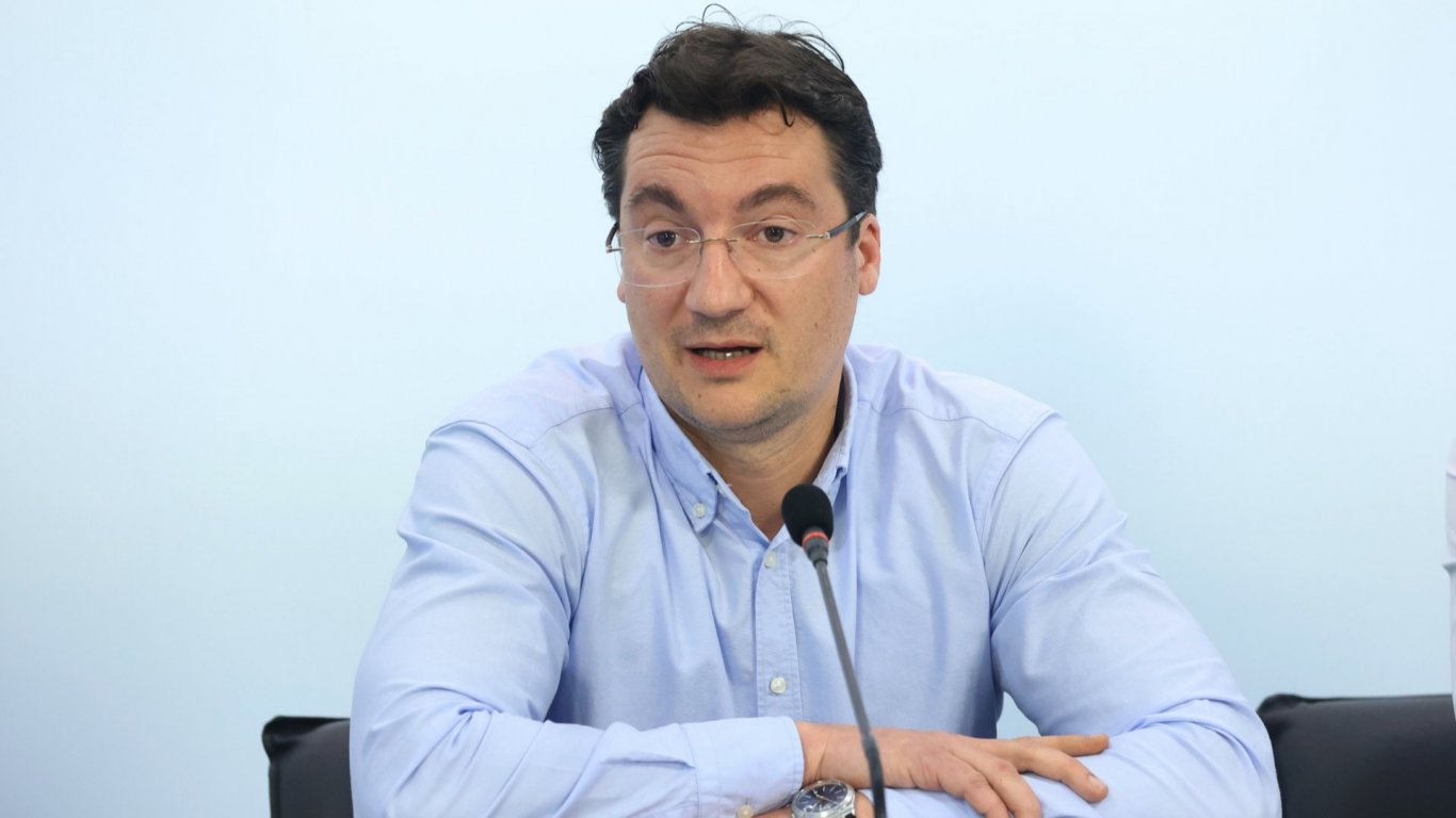 Крум Зарков обвърза оставането си в БСП с вот на доверие от Националния съвет