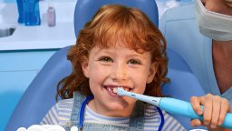 Кариесите често започват там, където четката за зъби не достига