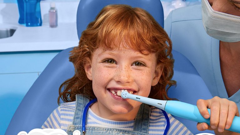 Кариесите често започват там, където четката за зъби не достига