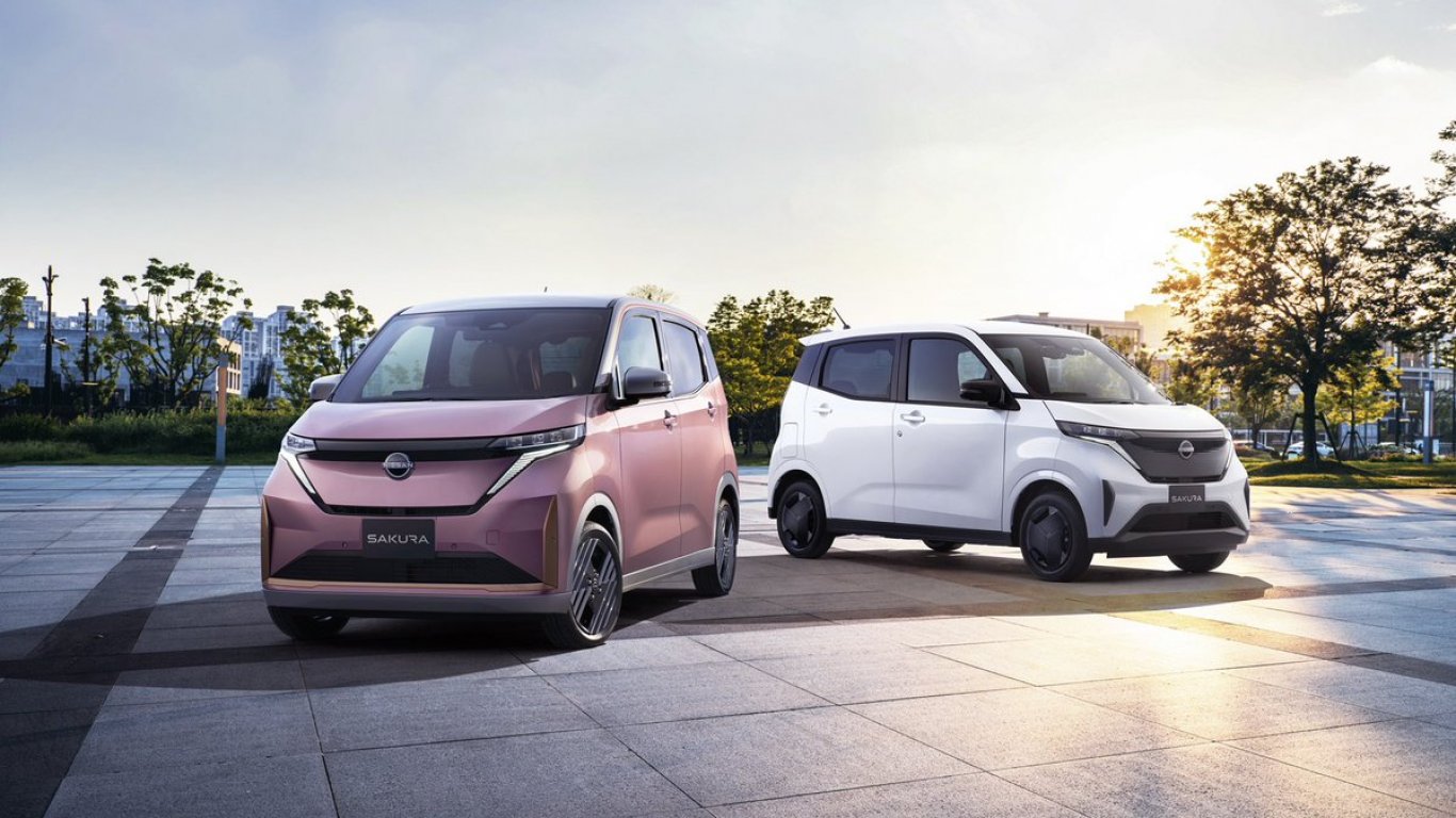 Nissan Представи Обновена Версия на Електромобила Sakura