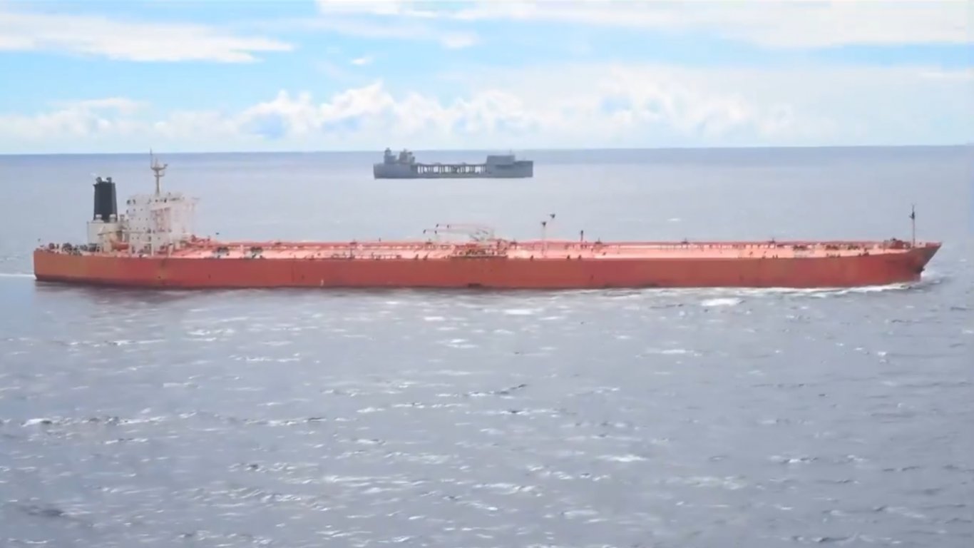 САЩ задържаха в международни води втори ирански кораб (видео)