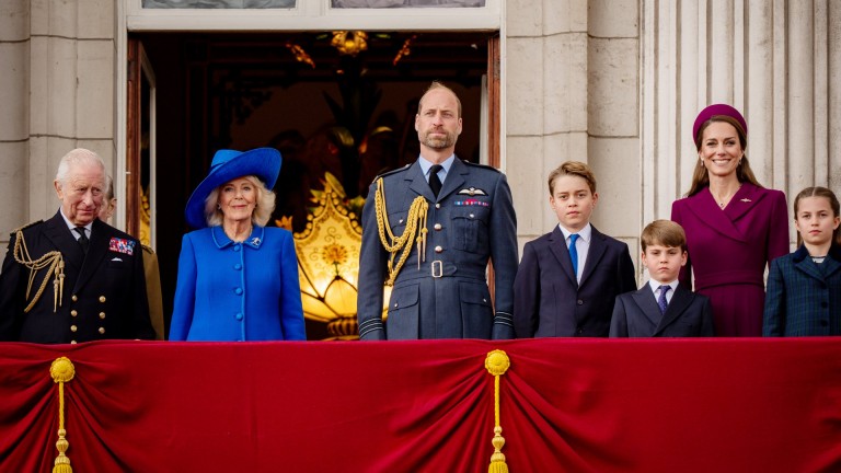 Една история за власт, привилегии и скрити сметки