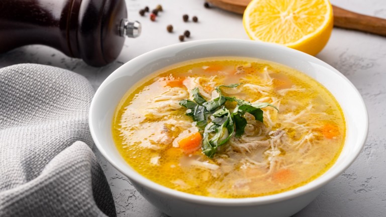 Как да замразите останала пилешка супа