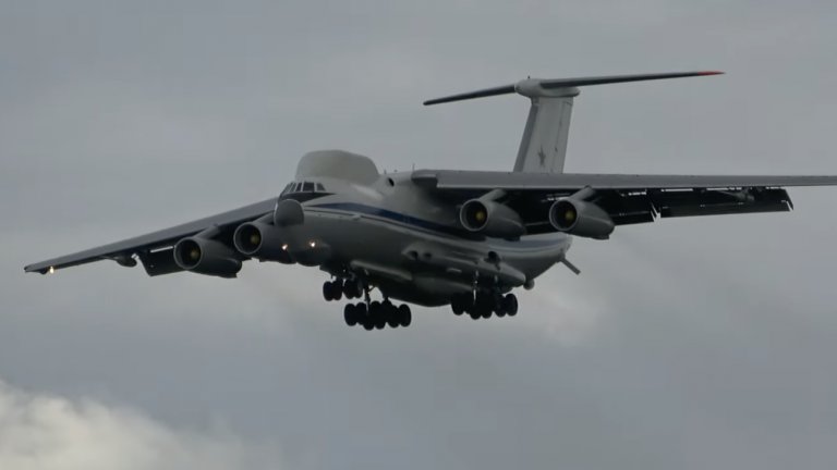 Русия вдигна в небето самолета "на Страшния съд" и предислоцира бомбардировачи
