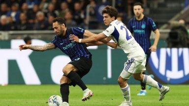 Неудържимият Чалханоглу вдигна Интер и го прати на финал за Купата