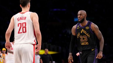 Лейкърс нанесе втори пореден плейофен удар по "ракетите"