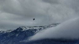 В планините условията за туризъм остават лоши, вали дъжд, по високите части - сняг, мъгливо е