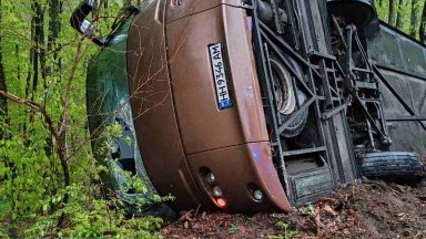 Оцелелите от преобърнатия автобус край Малко Търново си тръгнаха към Украйна