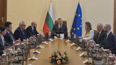 Служебният кабинет вади €1,4 млрд. от "банката касичка на модела Борисов-Пеевски"