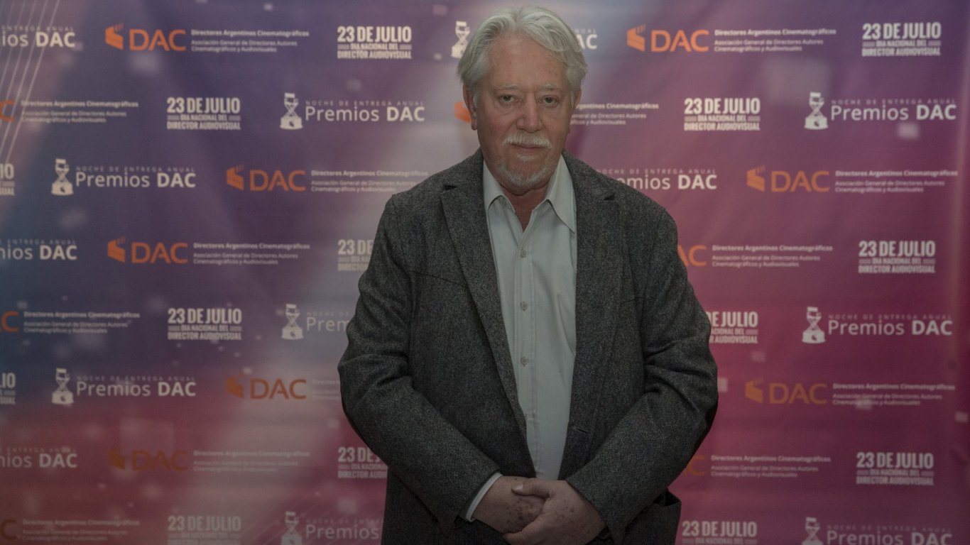 Аржентинецът Луис Пуенсо, режисьор на "Официалната версия", отличен с "Оскар", почина на 80-години