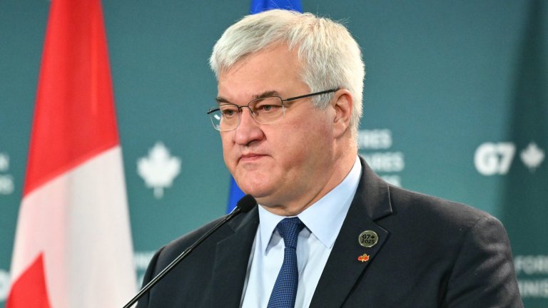 Киев призова Румен Радев да не спира подкрепата за Украйна