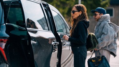 ВИП пристигане с 30 души екип: Деспина Ванди вече е в София (снимки)