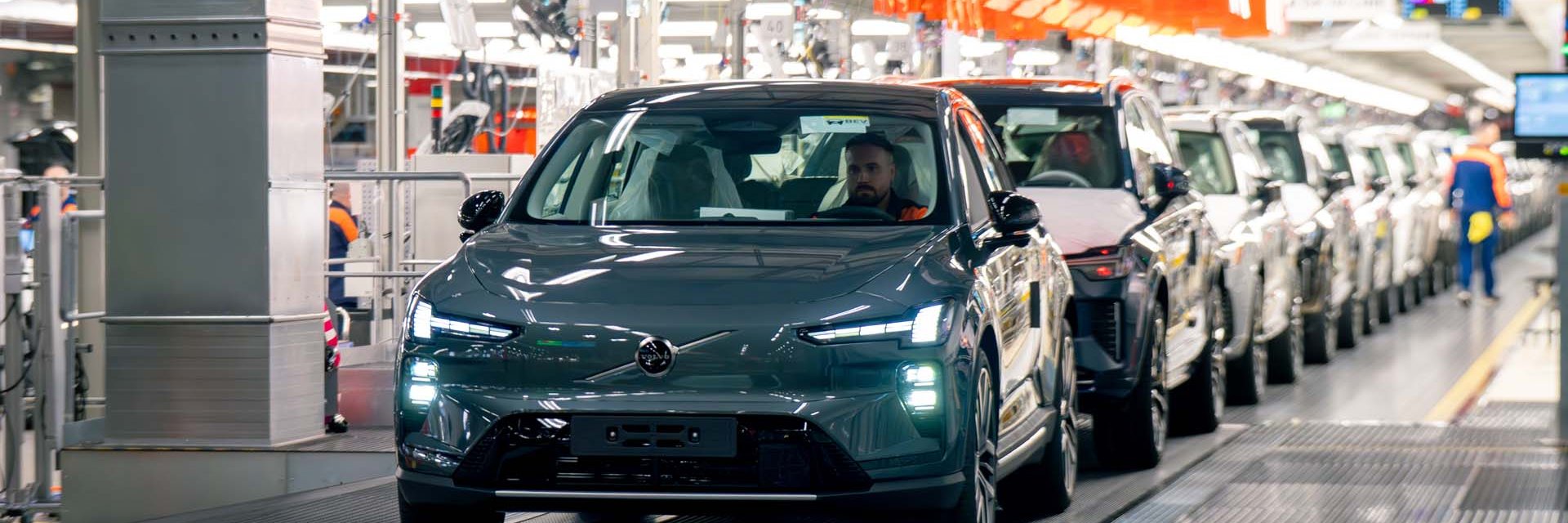 Volvo започна производство на EX60