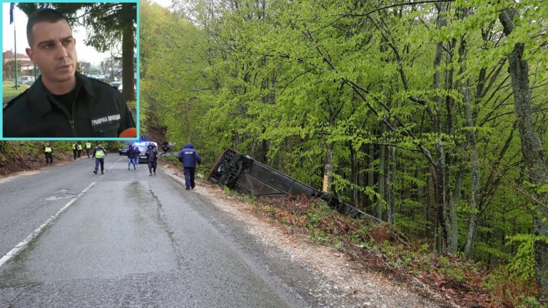 Полицаят, извадил десетки хора от преобърнатия автобус: Чух писъци и скочих в дерето 