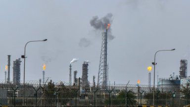 Цените на петрола скочиха с 5% само за ден