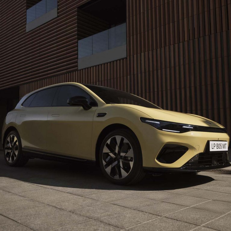 Leapmotor представи новия хечбек B05 на изложение в Полша