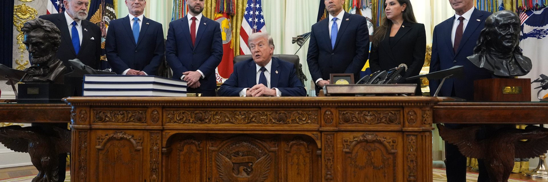 Примирието между Израел и Ливан бе удължено с 3 седмици след среща в Белия дом (снимки)