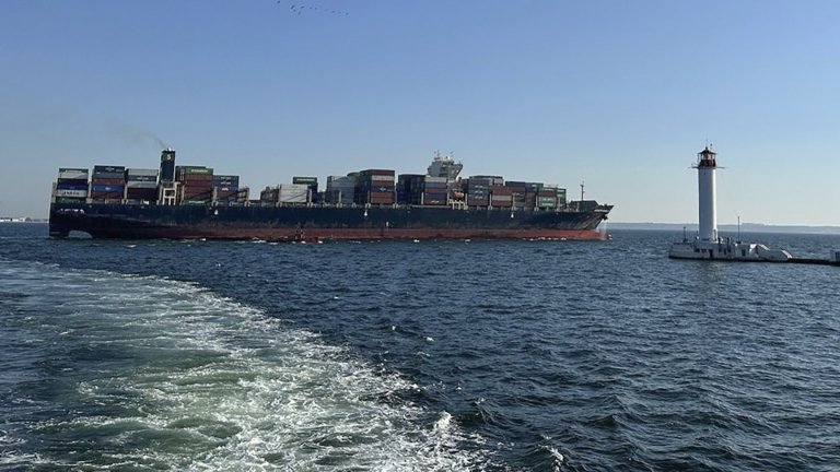 Боен дрон порази турски кораб в Черно море на фона на руски удари по украински пристанища