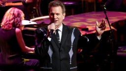 Дебютът на Chris Isaak у нас: от "Wicked Game" до личните му истории за любовта