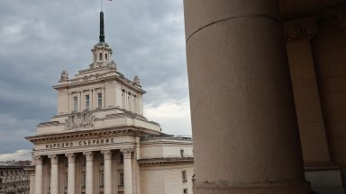 Ясен е изборът на депутатите с дублирани мандати: Радев влиза от София, Борисов – от Пловдив