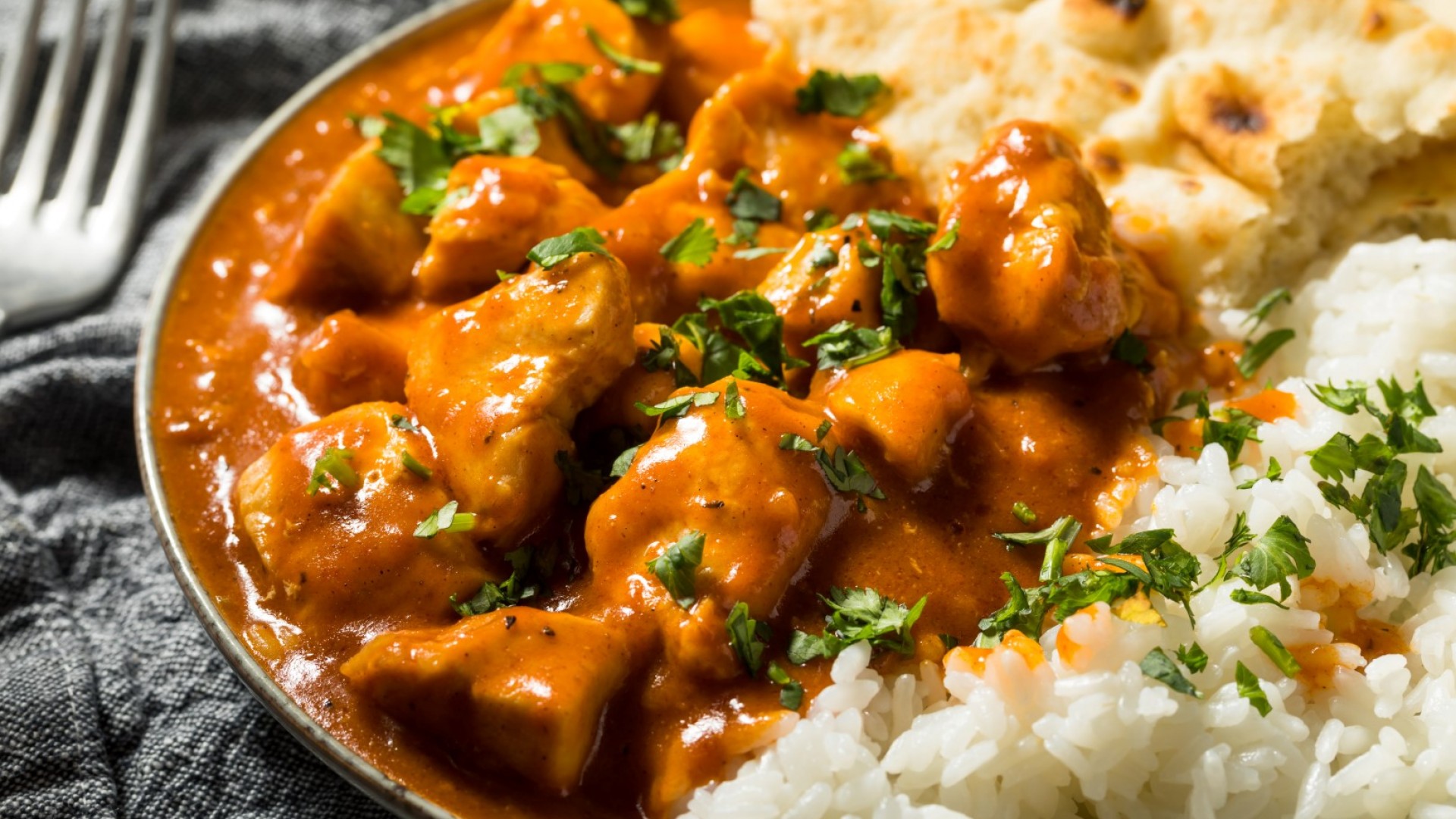 По индийски: Маслено пиле с басмати ориз