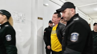 Оставиха за постоянно в ареста шофьора на автобуса ковчег от Малко Търново